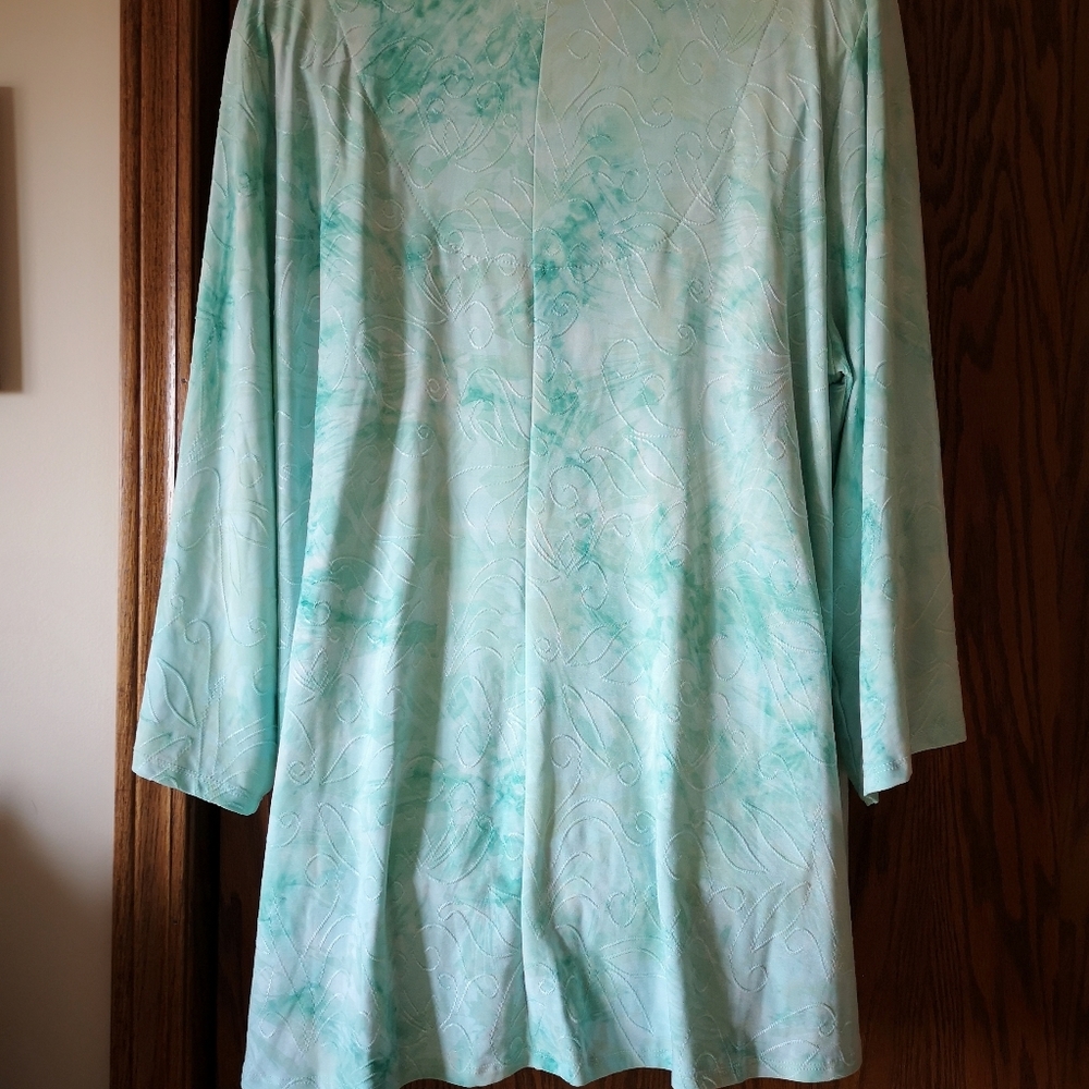 NEW Direction curvy top - Picture 4 of 4